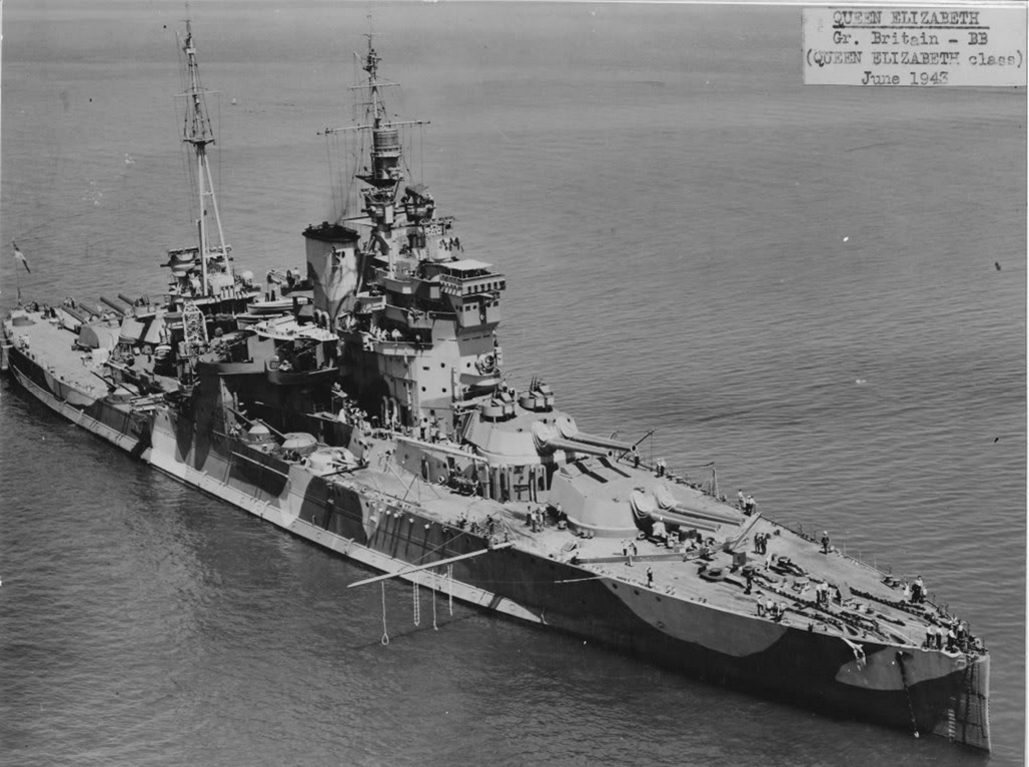 HMS_Queen_Elizabeth_09_1943
